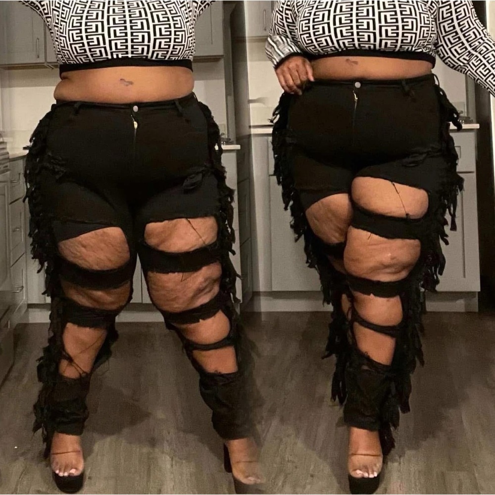 Distressed Denim Jeans 🖤